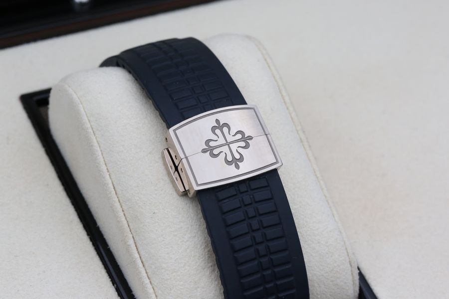 Patek Philippe Aquanaut 5168G-001